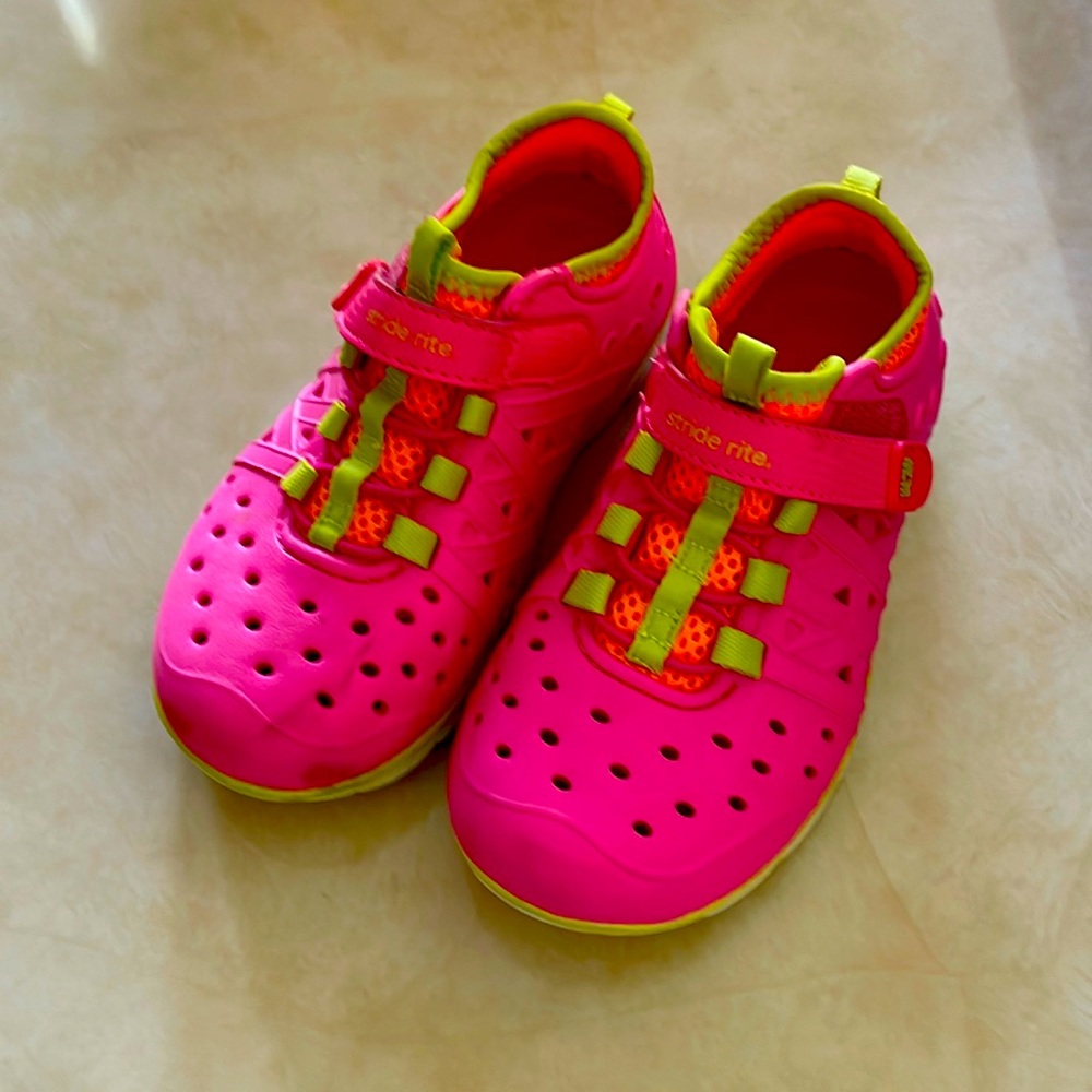 Girls shoes size 10